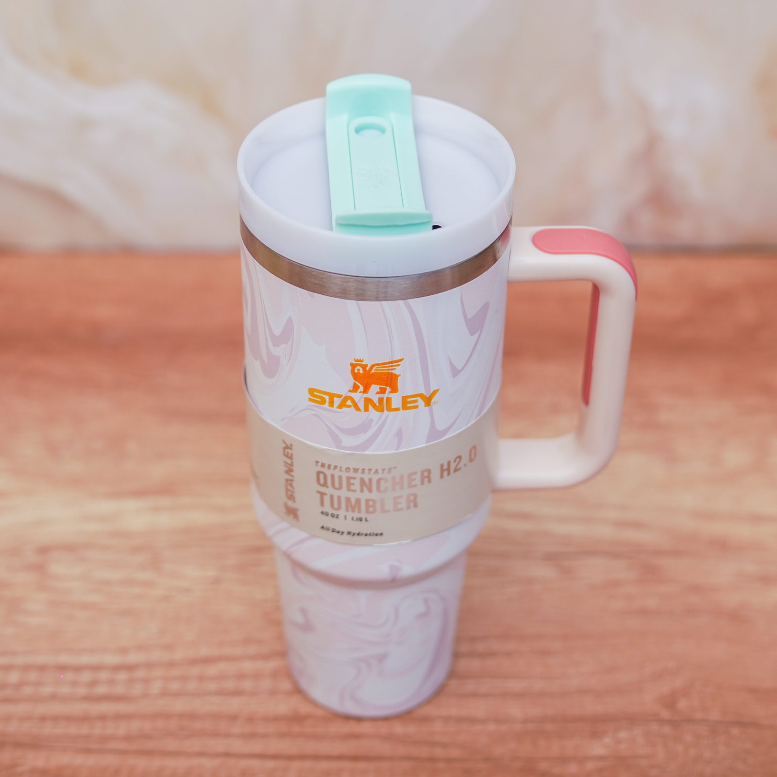 DSC09200 Cloud Multicolour Stanley tumbler - The Quencher H2.O FlowState™ Tumbler - Image 2
